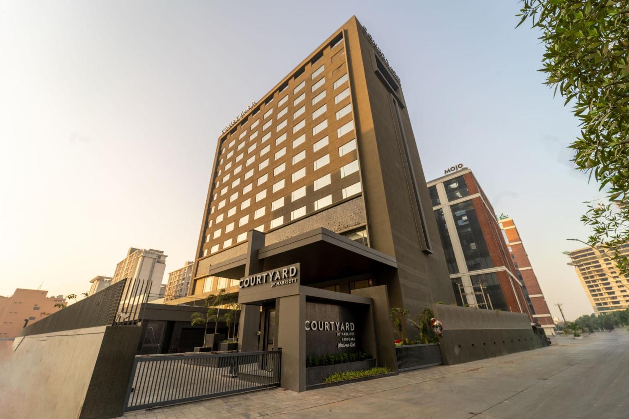 Courtyard By Marriott Vadodara Luaran gambar